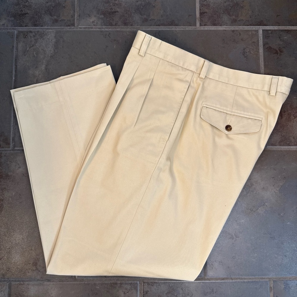 L.L. Bean Men's Pleated Dress Pants Khaki Beige Size 36x31 Classic Slacks Cotton - Picture 2 of 8